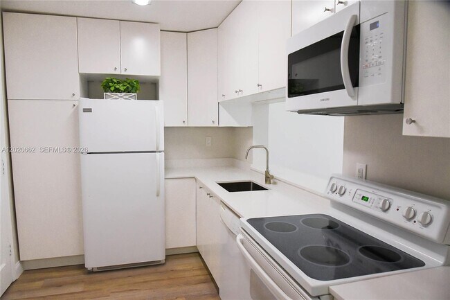 Foto del edificio - 9611 SW 77th Ave