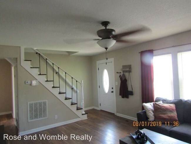 Building Photo - 4 br, 2.5 bath House - 1332 W. Norcova Dr.