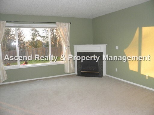 Foto del edificio - Available NOW! Small Pet OK Great Bethany Location Fenced Yard Quick Access to Nike, Columbia Spo...