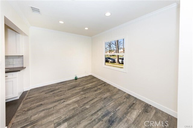 Foto del edificio - 716 W Glenoaks Blvd