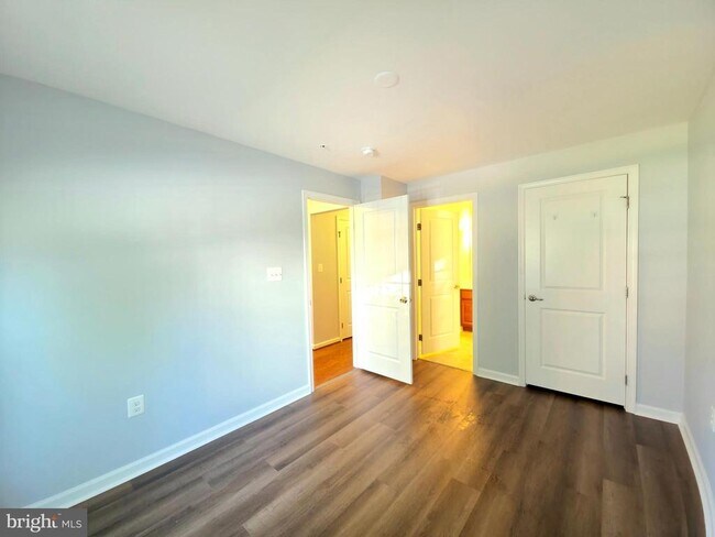 Building Photo - 5323 Smith's Cv Ln
