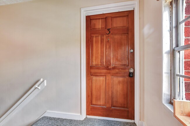 Foto del edificio - 1429 Nightingale Rd