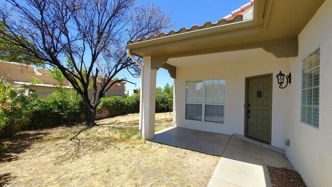 Foto del edificio - Beautiful 4 Bedroom 2.5 Bathroom House Located In The NE!