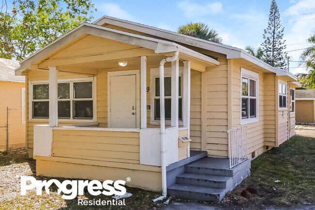 Building Photo - 1319 Lucerne Ave
