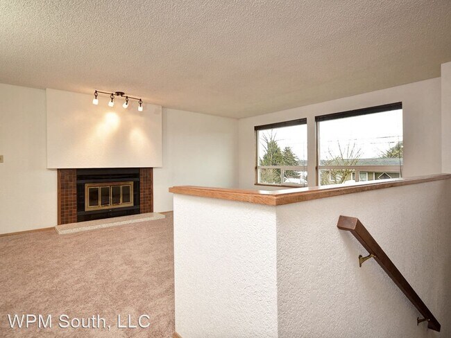 Building Photo - 4 br, 3 bath House - 2900 Park Ave N