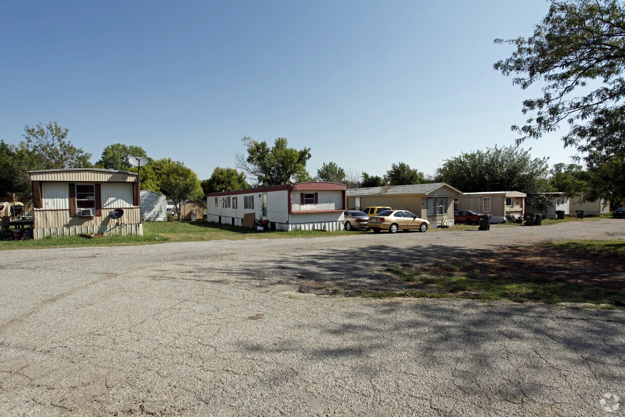 Ranch Estates Mobile Home Park Apartments in Norman, OK
