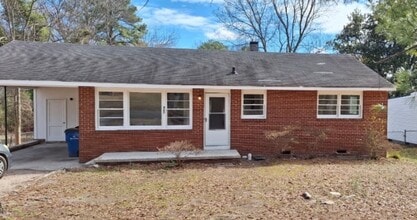 Building Photo - 921 Beverly Dr