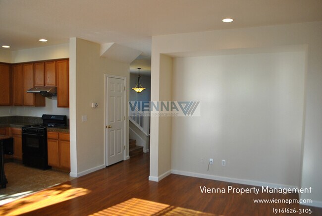 Building Photo - House for Rent in Natomas!