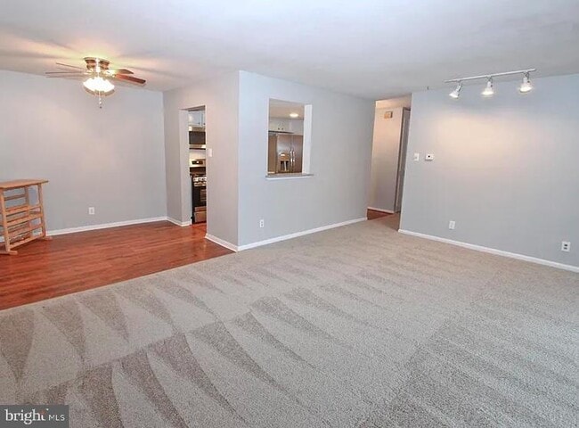 Building Photo - 414 Drummers Ln