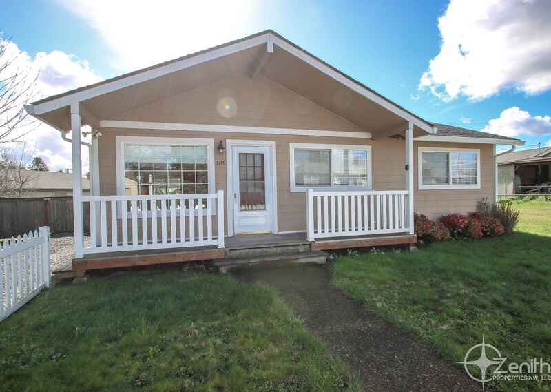 Foto principal - 709 NW 72nd St