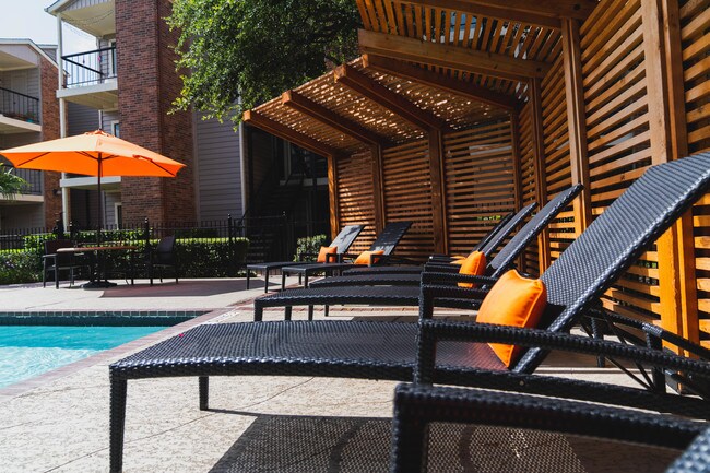 Foto del edificio - Westchase Creek Apartment Homes