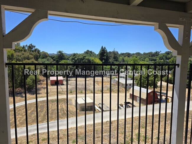 Foto del edificio - LEASE PENDING - WESTSIDE RANCHETTE! 3 Bed,...