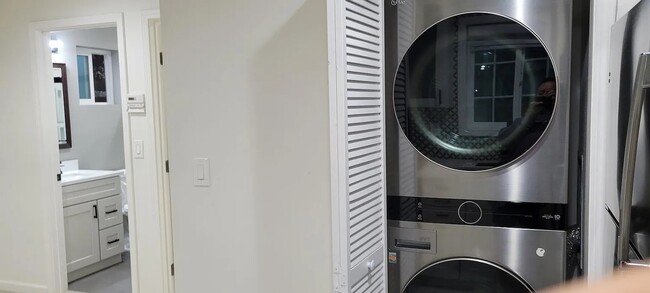 Building Photo - 438 Minor Ave