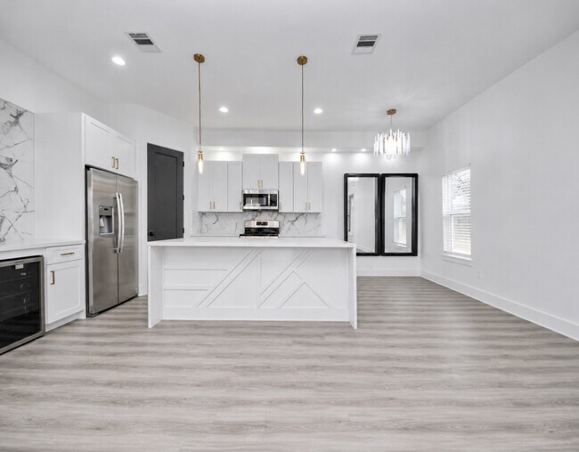 Foto del edificio - 8665 Duane St