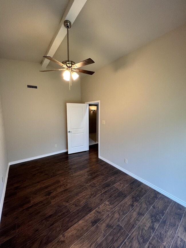 Building Photo - 6407 Chinaberry Trail