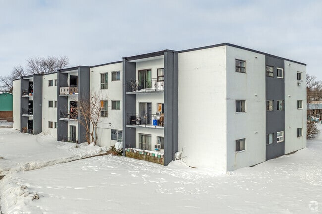 Building Photo - 6-88 Brybeck Crescent