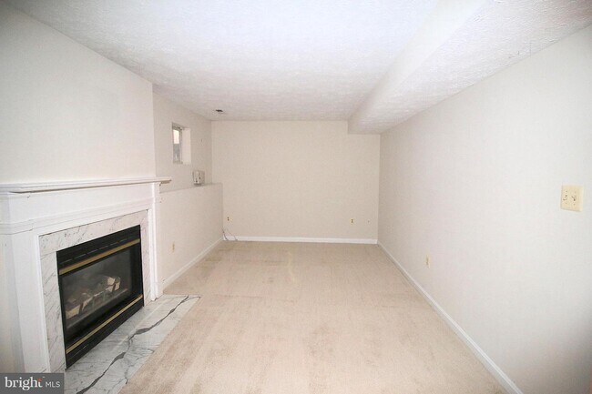 Building Photo - 1104 Kings Crest Dr
