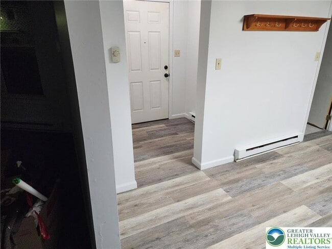 Building Photo - 505 E Main St