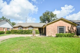 Building Photo - 7222 Pella Dr