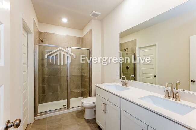 Foto del edificio - 656 Shoemaker Ln