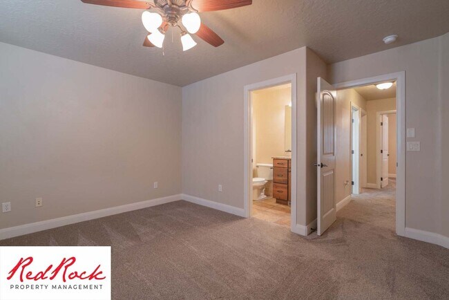 Foto del edificio - 3 Bedroom Townhome in Southgate Community