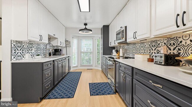 Building Photo - 13407 Silver Moon Way