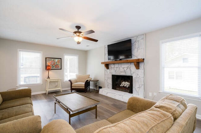 Building Photo - 1060 Washington Ave