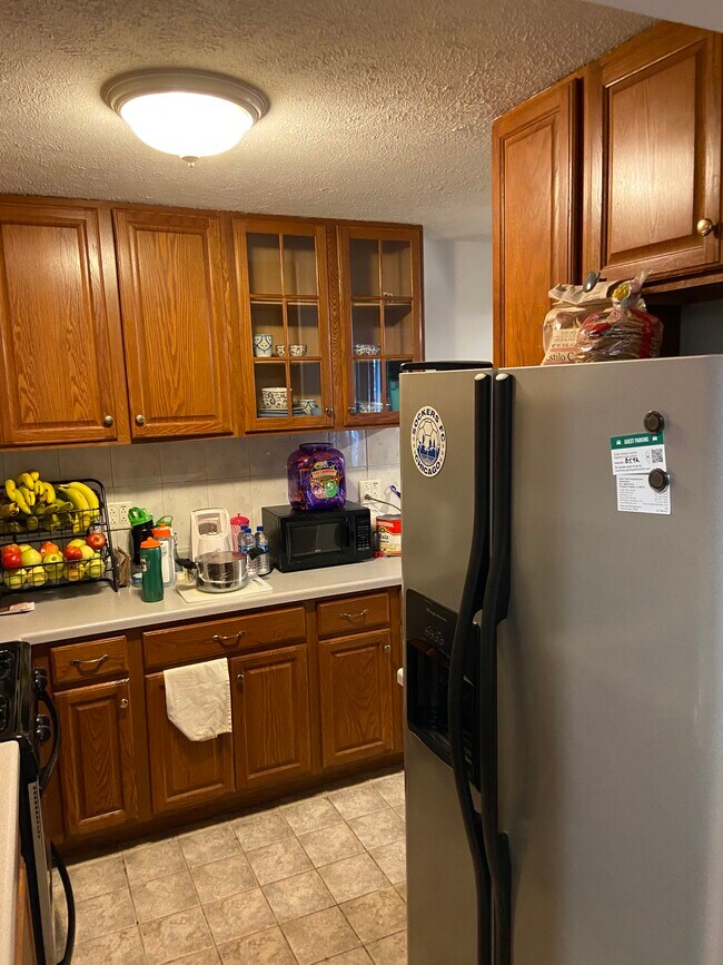 Foto del edificio - 851 Blossom Ln
