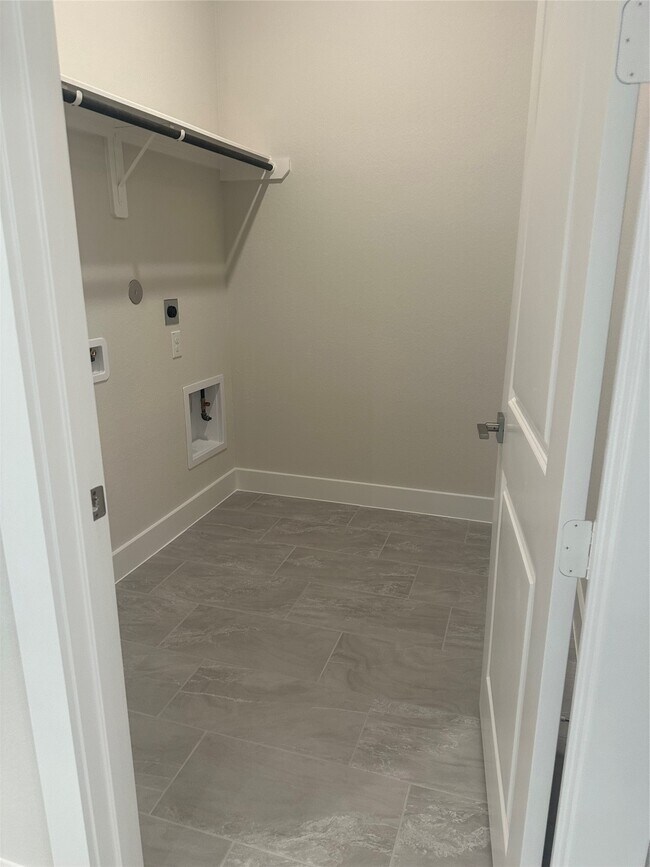 Foto del edificio - 7102 Carriage Lgt Dr