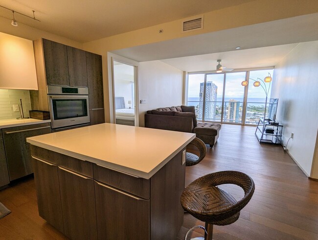 Foto del edificio - Fully Furnished Luxury Kakaako Living at S...