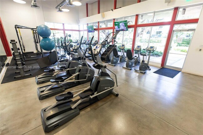 Foto del edificio - 777 NE 62nd St