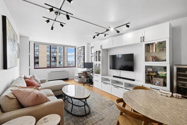 Foto del edificio - 4-74-74 48th Ave