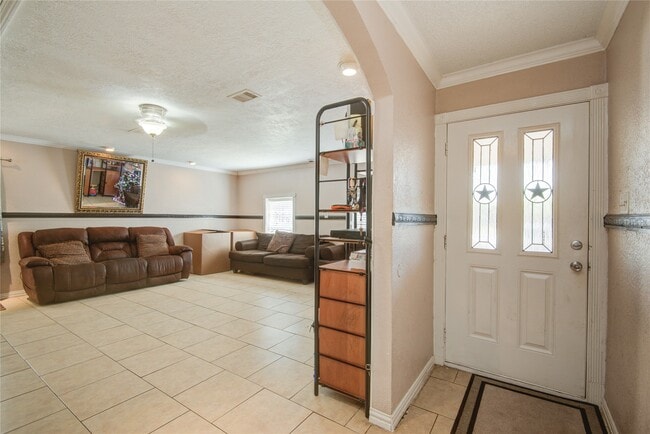 Building Photo - 806 Coolwood Dr