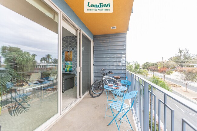 Foto del edificio - 1110 E 8th St