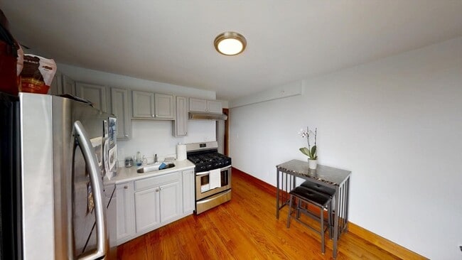 Building Photo - 205 Harris St