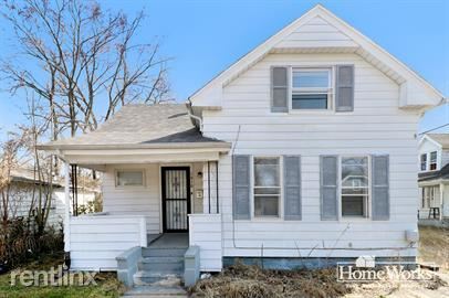 Primary Photo - 3 br, 1 bath House - 833 E Dubail Ave
