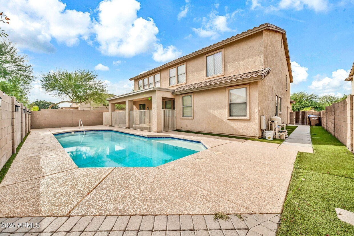 Foto principal - 7859 W Redbird Rd
