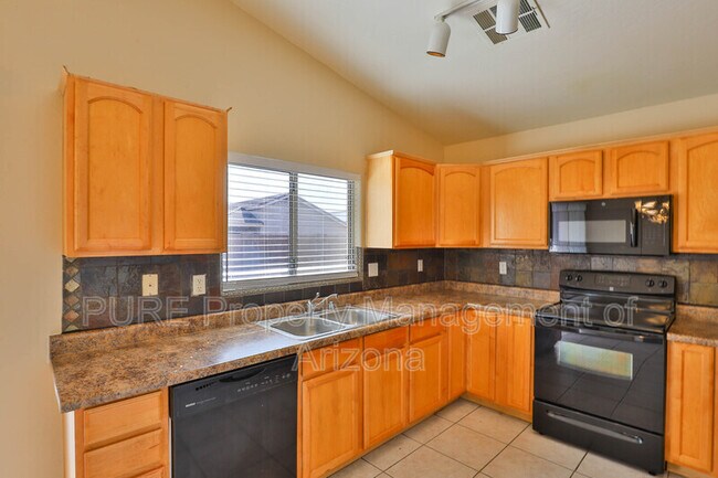 Building Photo - 13359 W Watson Ln