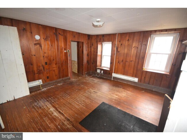 Building Photo - 130 W Park Ave
