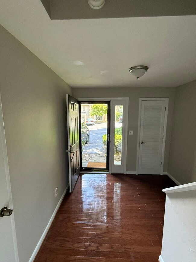 Building Photo - 3426 Londonderry Ct