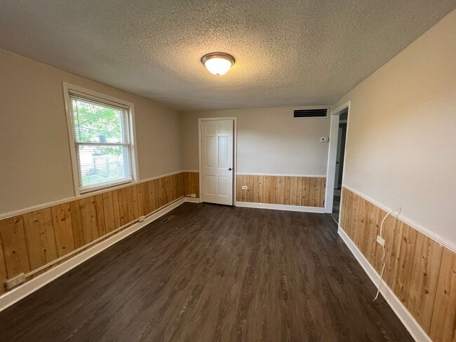 Building Photo - 1508 Beechwood Dr