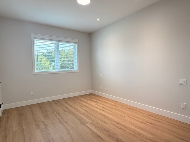 Building Photo - 1175 Franklin's Gull Rd