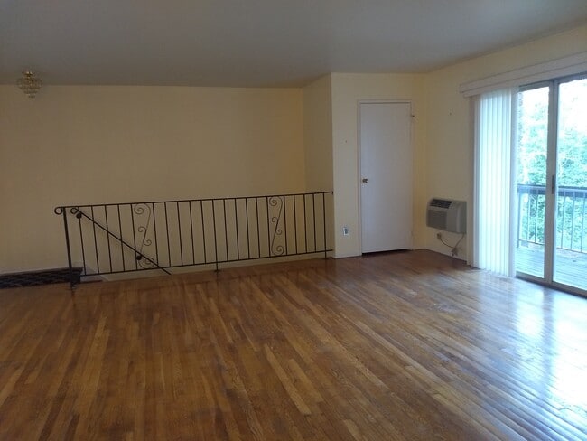 Building Photo - 527 Andria Ave