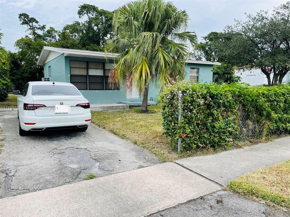 Foto principal - 1351 8th St