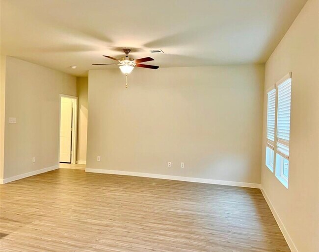 Foto del edificio - 812 Westpointe Dr