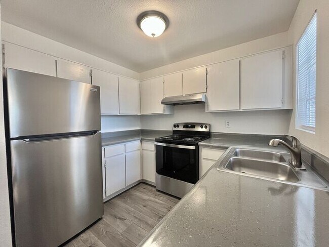 Foto del edificio - 16818 N 56th St