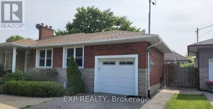 Building Photo - 16 Galewood Dr