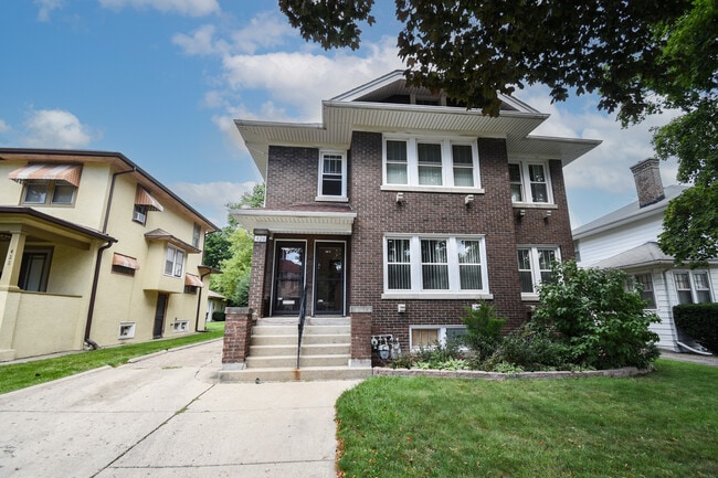 Building Photo - 426 Hull Ct