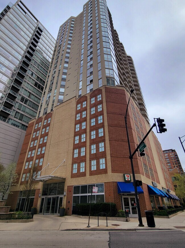 Building Photo - 645 N Kingsbury St