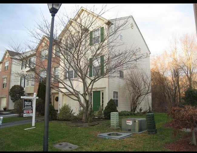 Building Photo - 47 Wicklow Rd